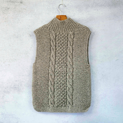 ☆SALE【即納可】ローゲージウール・ハイネックケーブル編みベスト（NP