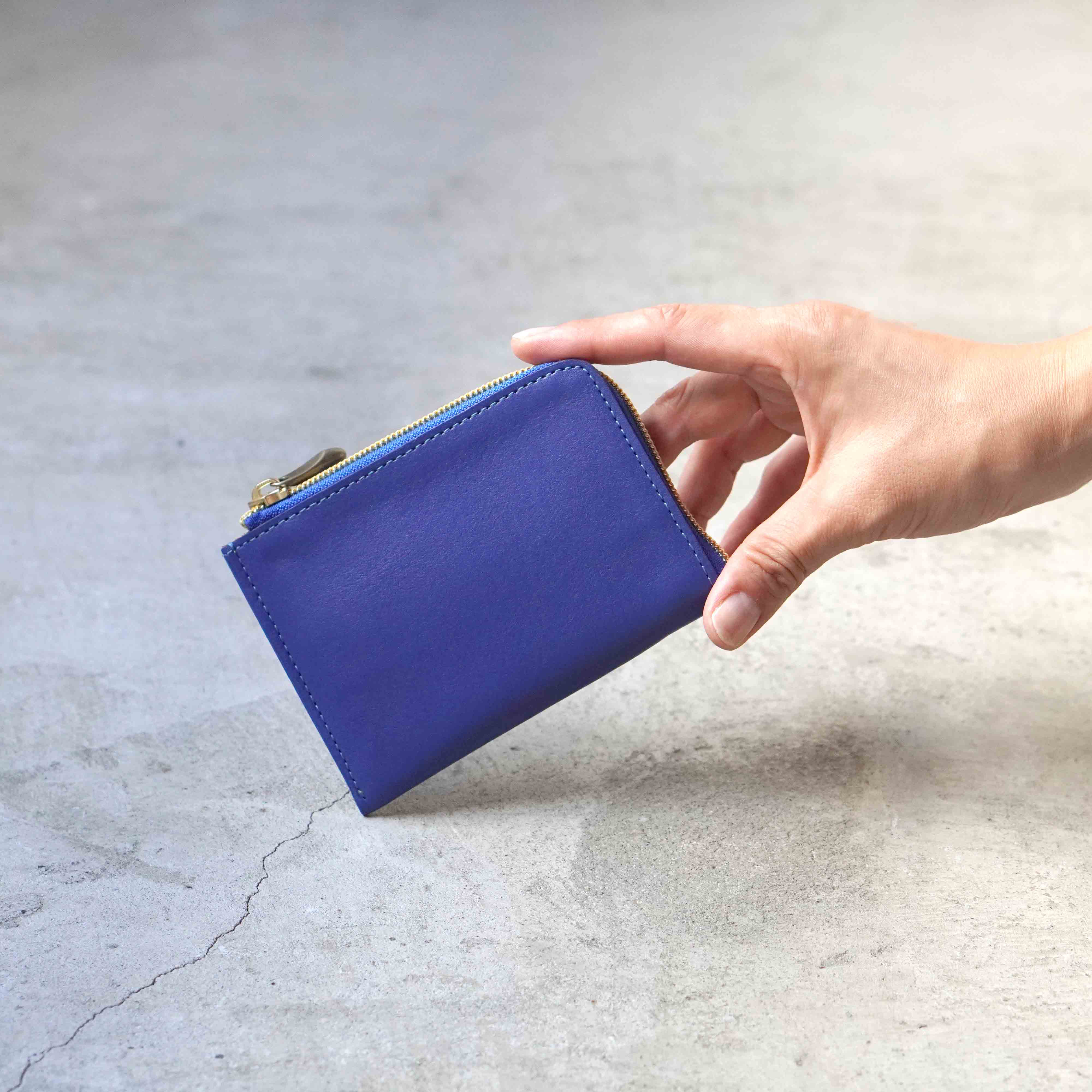 #スカイブルー・なめらかファスナーペタンコMINI財布