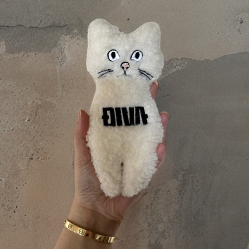 ネコ　ぬいぐるみ　中古品　布タグの文字消えのためメーカー名不明 黒猫 ぬいぐるみ メーカー名不明 中古品 - メルカリ