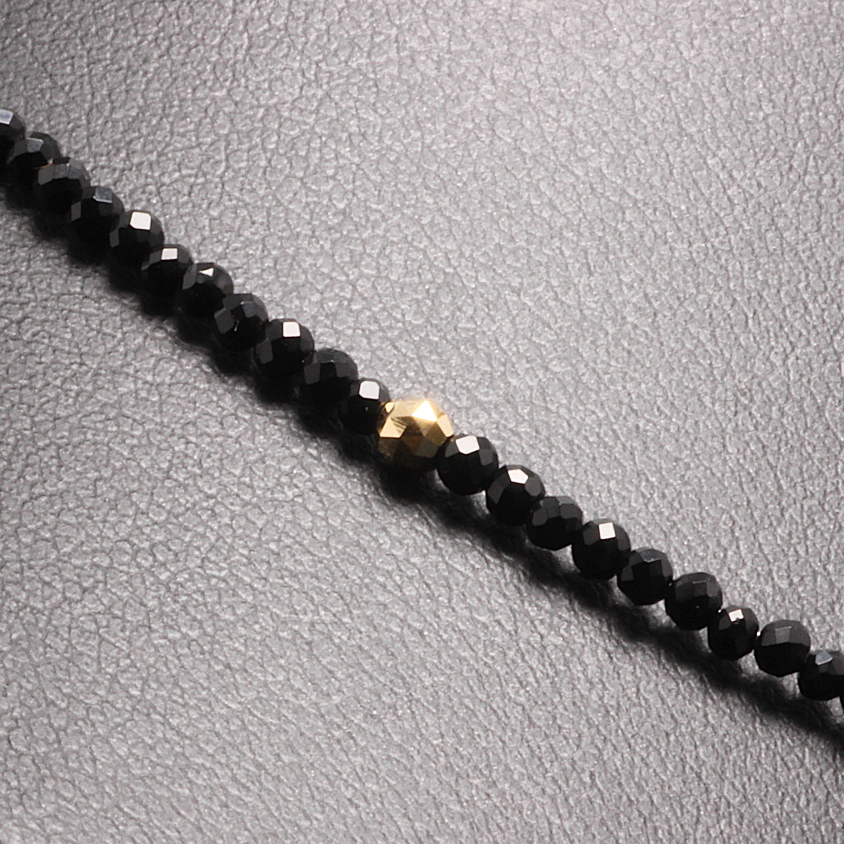 【コンビネーションが最高】K18ビーズ カットオニキス ヘマタイト 磁気 ネックレス ＳＰＫｎ２ 最高の贈り物