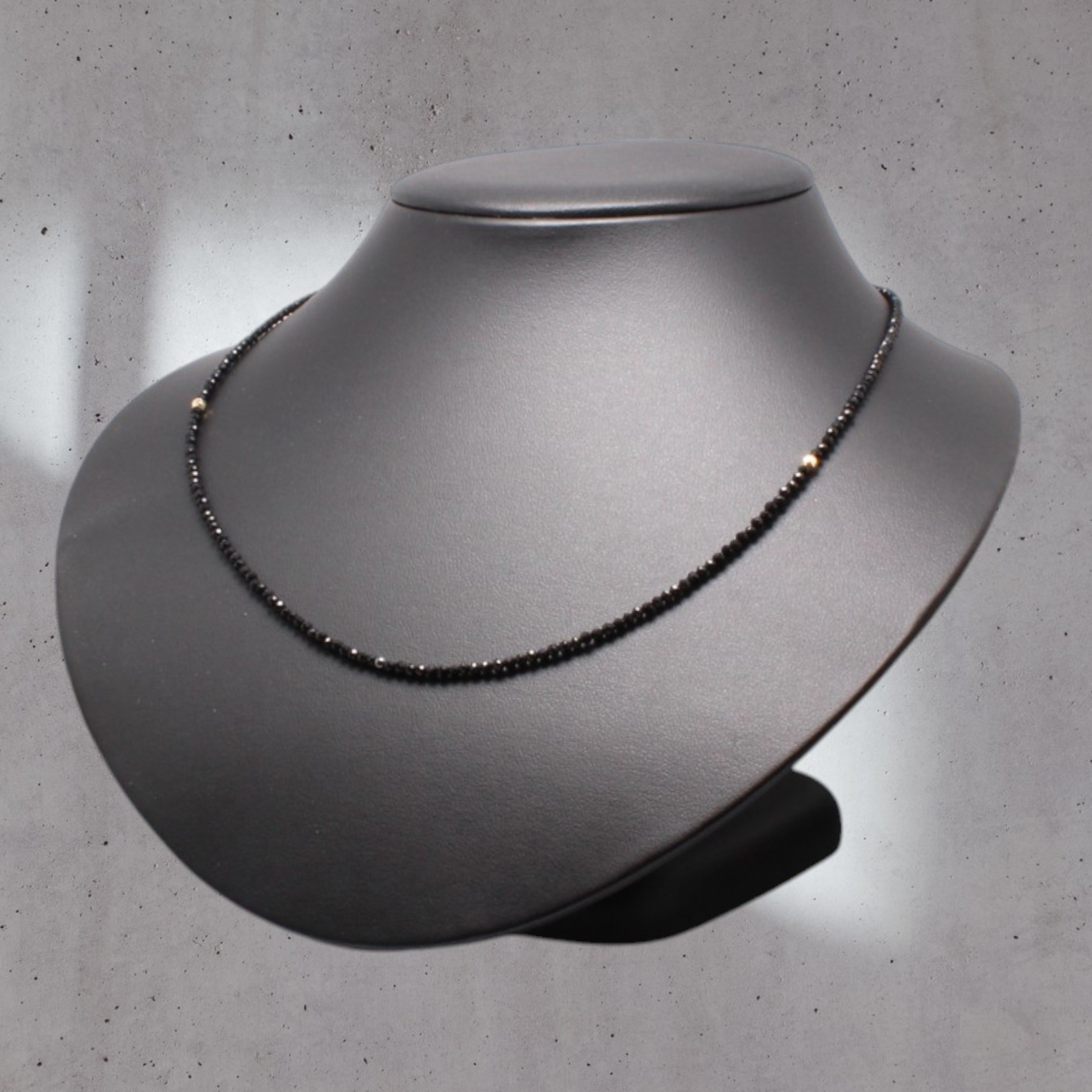 【コンビネーションが最高】K18ビーズ カットオニキス ヘマタイト 磁気 ネックレス ＳＰＫｎ２ 最高の贈り物