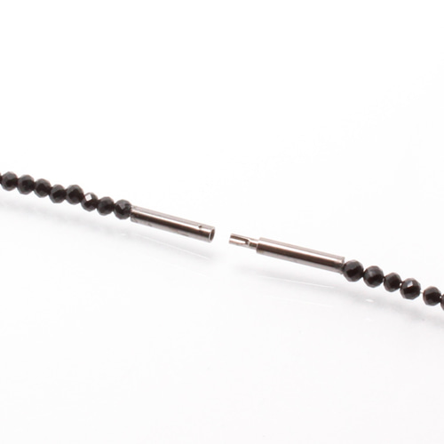 コンビネーションが最高】K18ビーズ カットオニキス ヘマタイト 磁気