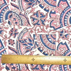 【50cm単位】ホワイトピンクブルー扇型　インド　ハンドブロックプリント生地  コットン 6枚目の画像