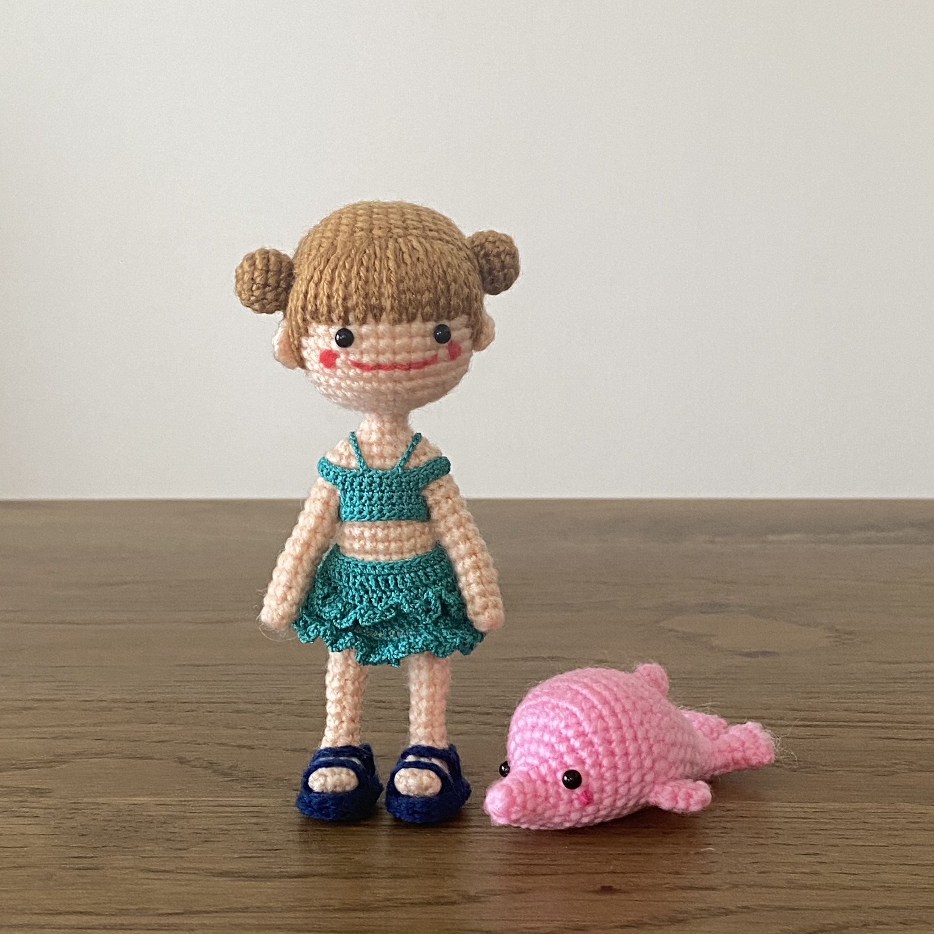 小さなあみぐるみ♪ビキニの女の子とピンクイルカさん