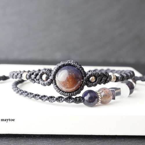 アイオライト ブレスレット 2重巻き アイオライトサンストーンの二重マクラメブレスレット ～ black