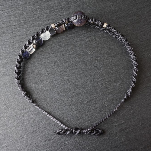 アイオライト ブレスレット 2重巻き アイオライトサンストーンの二重マクラメブレスレット ～ black