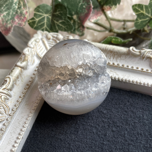 【 お洒落 モスアゲート ドゥルージー 笑口 スフィア 丸玉 おまけの台座付き】 お洒落 モスアゲート ドゥルージー 笑口 スフィア 丸玉 おまけの台座