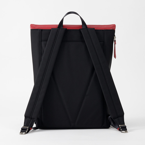 ottorossi 漁網ナイロンリュック　 ブラック×レッド　　　　イタリアンレザーと再生ナイロン使用 