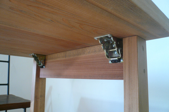 ナチュラルダイニングテーブル 　　杉無垢材 