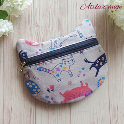 ねこの形のポーチ にゃんこ 猫型ポーチ 薄グレー ポーチ Atelier