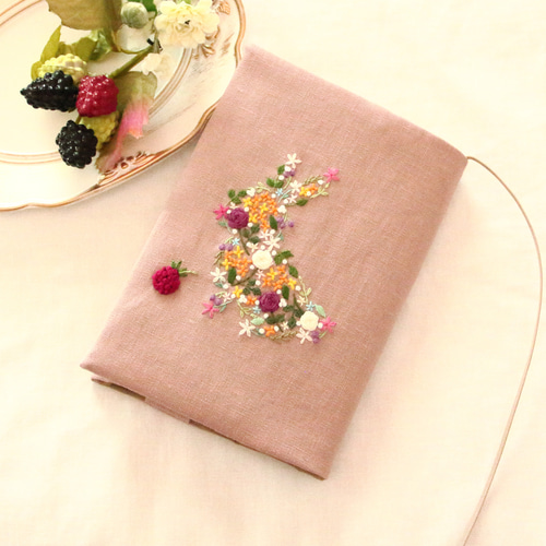 ブックカバーハンドメイド花束刺繍ピンク持ち手付き本カバー