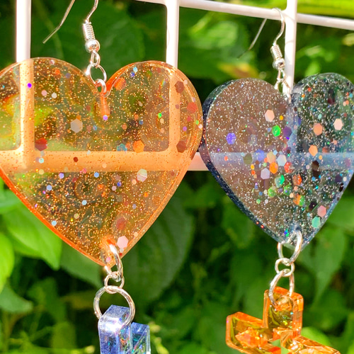 Y2K平成クリアピアス │ ブルーとオレンジ ピアス（フック・チェーン