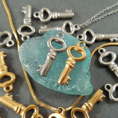 ヴィンテージ風キーチャーム/チャーム ヴィンテージ風チャームが新しく入荷しております！ - 日本紐釦