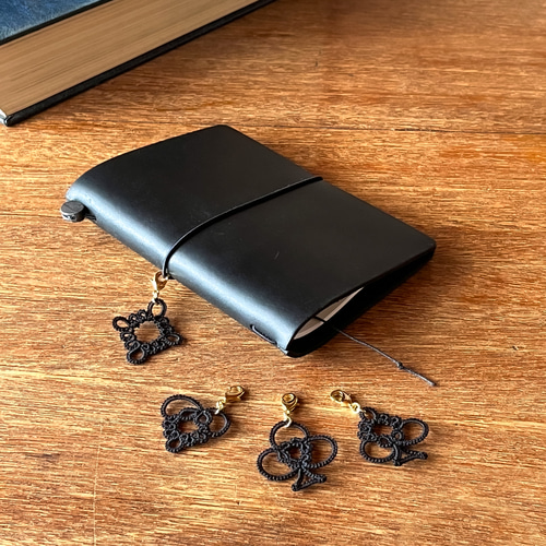 書籍掲載】トランプモチーフの手帳チャーム ブラック ダイヤ ハート