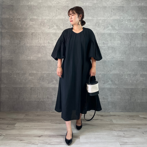 【美品】ADORE リネン ワンピース ゆったり 黒 楽天市場】中古 アドーア リネン ワンピースの通販