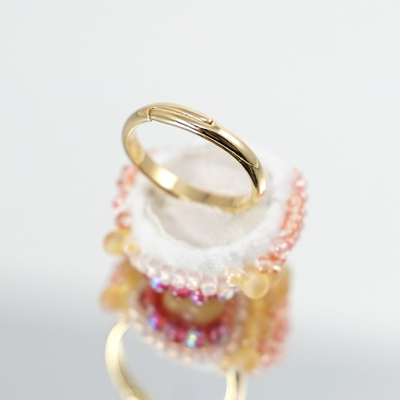 スカーフ留めにも おしゃべりな指輪170 フリーサイズ　ビーズ刺繍のリング　ピンク ビジュー　おおぶりリング 7枚目の画像