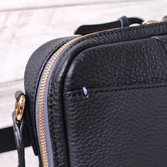 長財布も入るコンパクトショルダーバッグ（シュリンクレザー・ブラック）　ミニショルダー　ダブルファスナー　サコッシュ 長財布も入るコンパクトショルダーバッグ シュリンクレザー ブラック