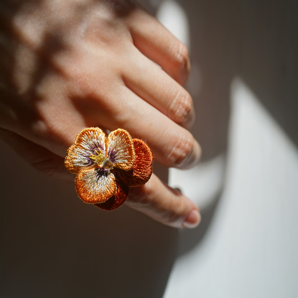 中提琴刺繡戒指 橘色 第1張的照片