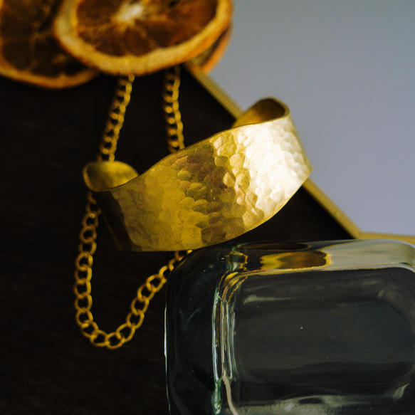 【再入荷】槌目 真鍮バングル（幅広・平打ち）｜大人の秋アクセサリー 送料無料  BB004 6枚目の画像