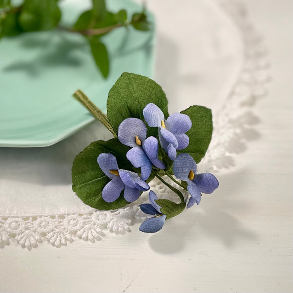 布花かれんな野すみれのブーケコサージュ 2枚目の画像