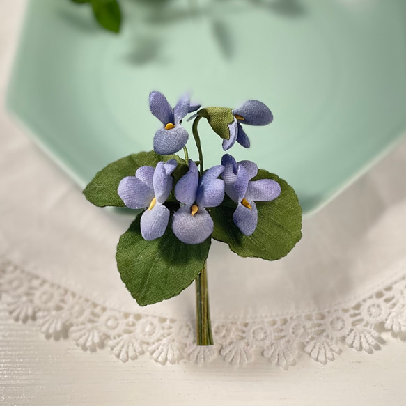 布花かれんな野すみれのブーケコサージュ 4枚目の画像
