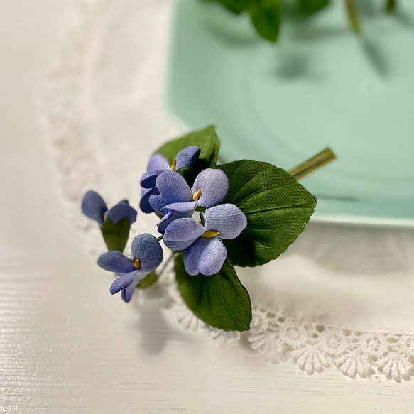 布花かれんな野すみれのブーケコサージュ 1枚目の画像