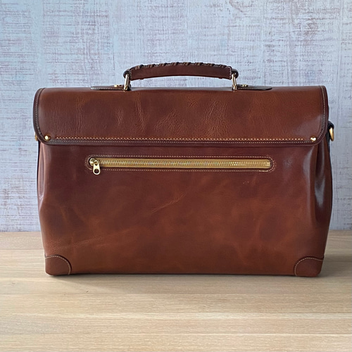 在庫一掃半額セール！イタリア製革素材を使用、丸みを持たせた紳士用