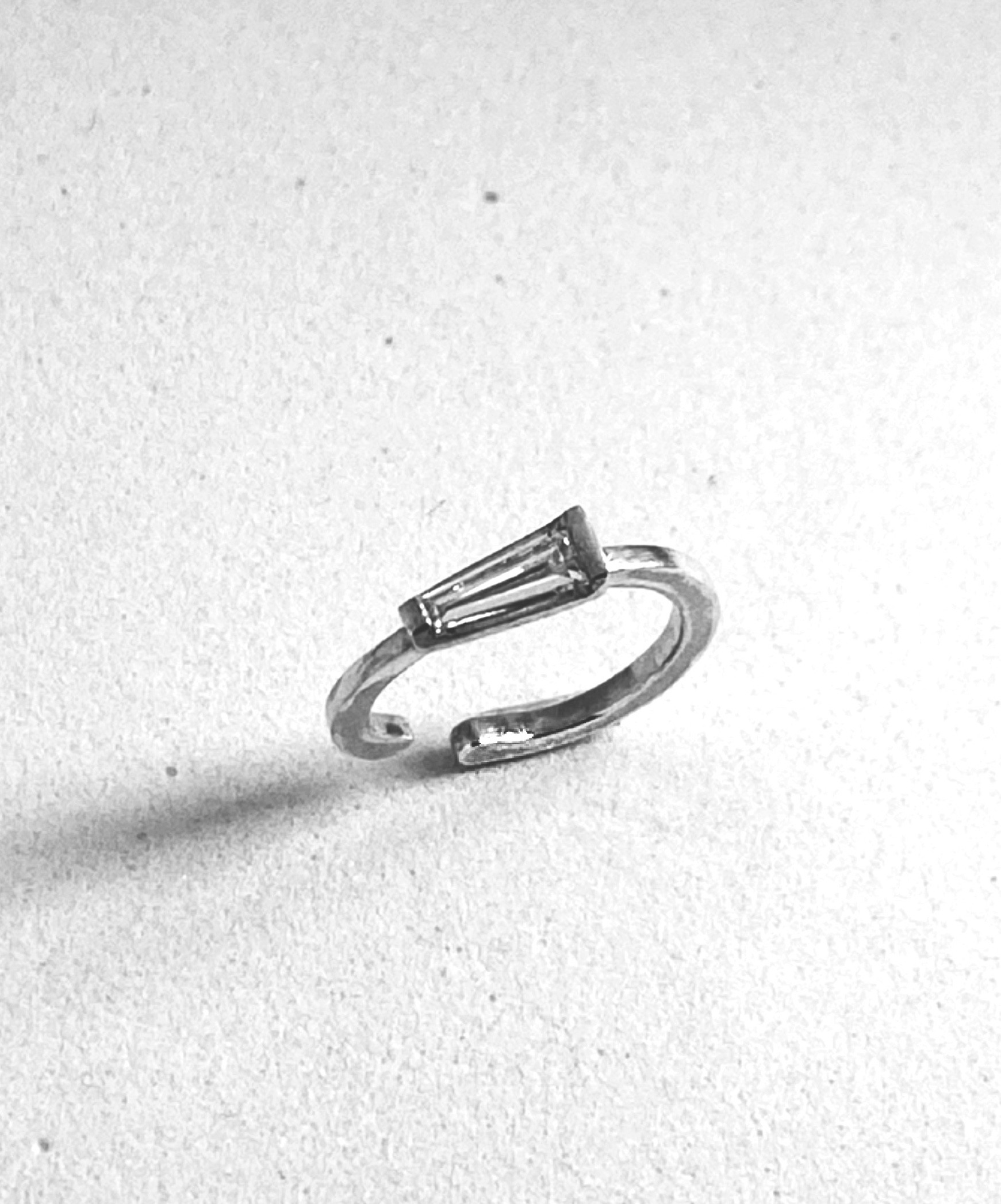 天然テーパーダイヤモンドイヤーカフ シルバー925