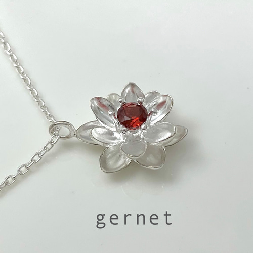 選べる天然石と蓮の花のペンダント ネックレス・ペンダント Garrotin