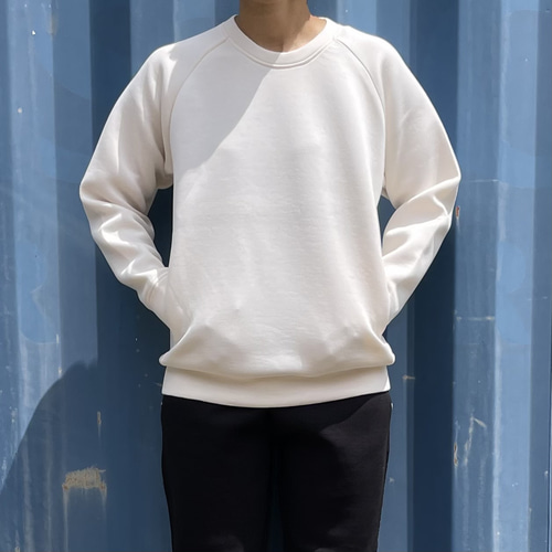 秋〜春まで！【ユニセックス 】ダンボールニット シームポケット付