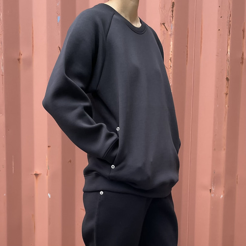 ブラック クルーネック トレーナー WEB限定】クルーネックスウェット(M