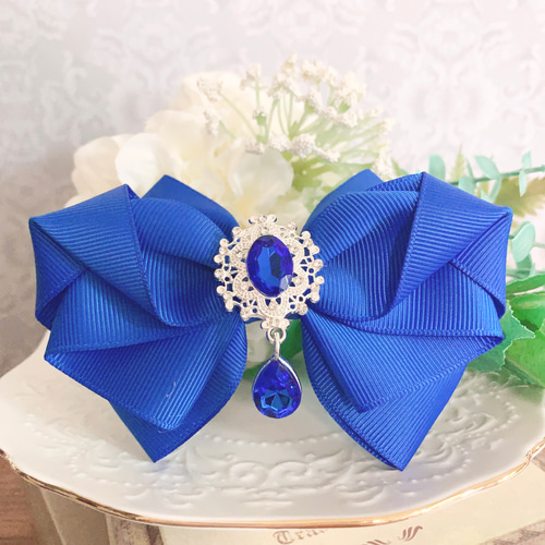 ビジューのヘアゴム♡ハンドメイド レジン くすみブルー ストーン 青 パール 丸 ビジューのヘアゴム♡ハンドメイド レジン くすみブルー ストーン 青