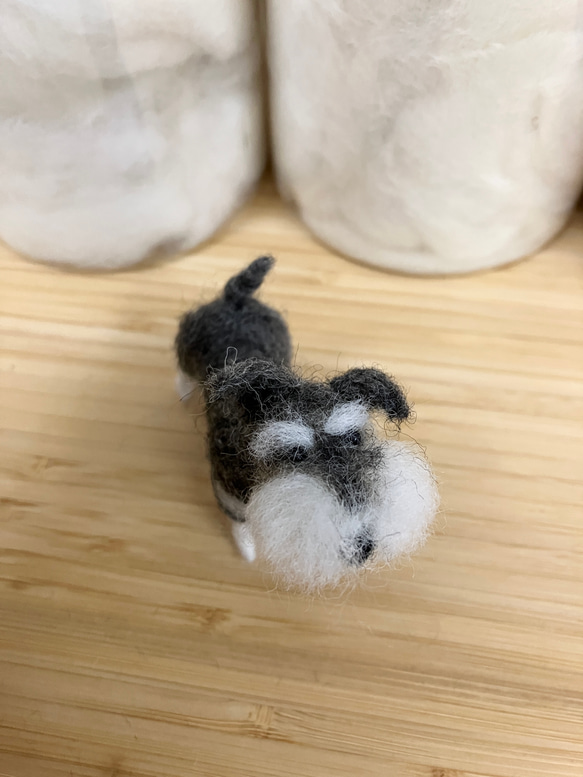 羊毛フェルト犬 ミニチュアシュナウザー ハンドメイド 置物 4枚目の画像
