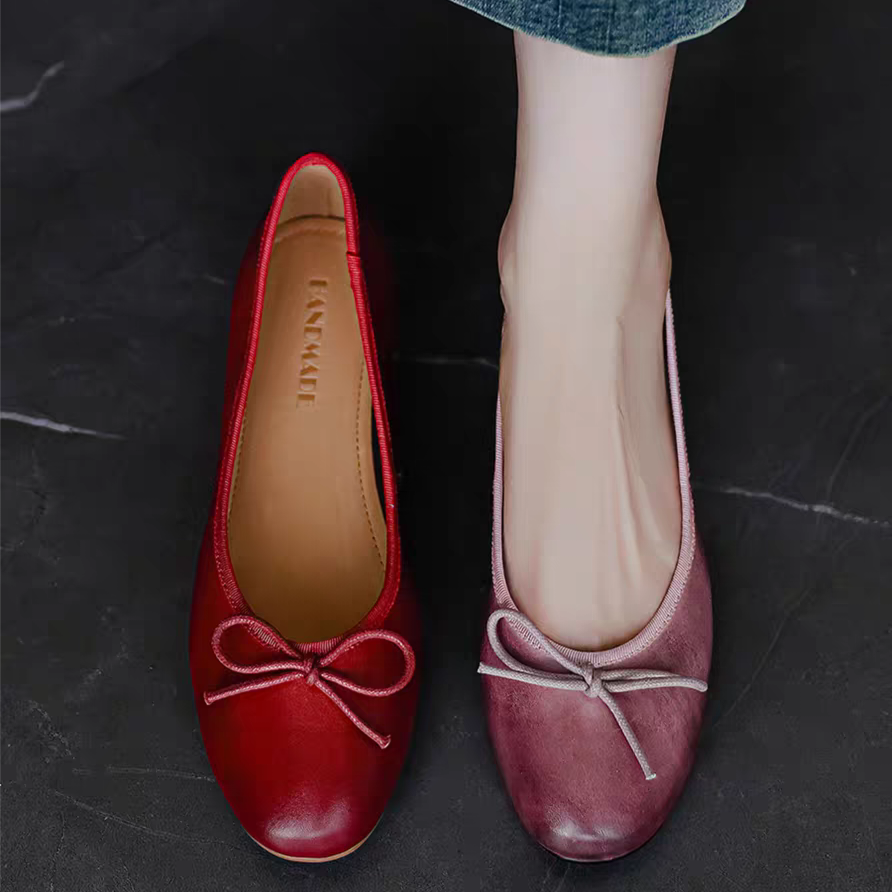 素材が柔らかく窮屈感が少ないので、休日だけでなく通勤用としてもおすすめです。ぺたんこ フラットシューズ バレエシューズ