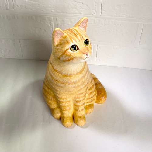 茶とら猫の置物 (見上げる茶とら猫) 立体・オブジェ 猫ハウス 通販