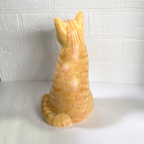 茶とら猫の置物 (見上げる茶とら猫) 立体・オブジェ 猫ハウス 通販  