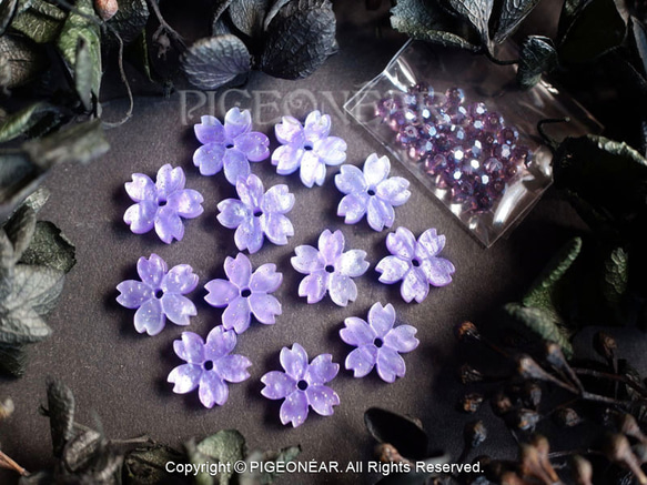 ☆花ビーズ10mm&3mmビーズ付紫(8flo_1) ビーズ PIGEONEAR 通販
