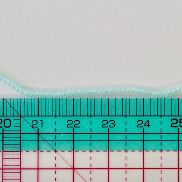 チェコ シードビーズ(11/0) オパールミント #PE05-O.MT /オートクチュール刺繍糸通しビーズ 4枚目の画像