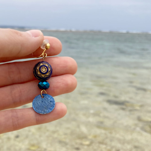 青のエスニック×ガラス×シェルのピアス・イヤリング✴︎アンティーク