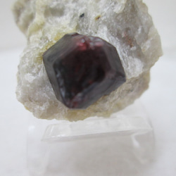 No.CR-２5　天然石　原石 　ガーネット結晶母岩付　３７ｇ 5枚目の画像