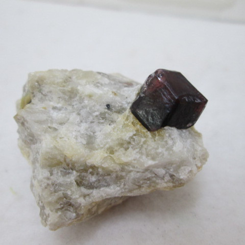 No.CR-25 天然石 原石 ガーネット結晶母岩付 37g 天然石 Rose