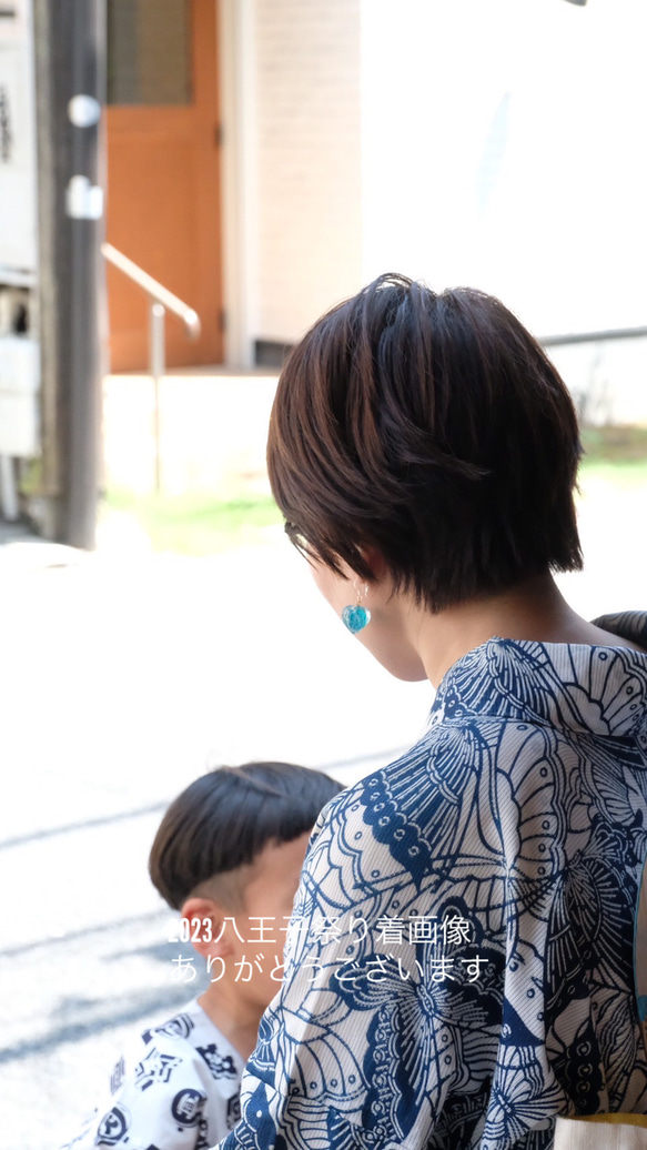 鬼灯レジンの耳飾り《赤色》（左右葉脈色違い） 15枚目の画像
