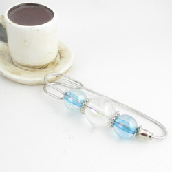 ねぇ。。空と海から香るアクアオーラで、ウミネコたちがミャーミャー鳴いている♪<カブトピンブローチ>SB940 2枚目の画像