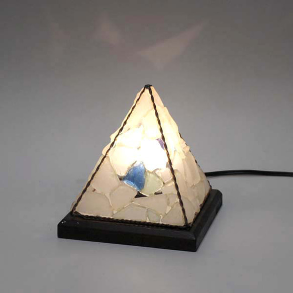 シーグラスのランプ　ピラミッドランプSー49 3枚目の画像