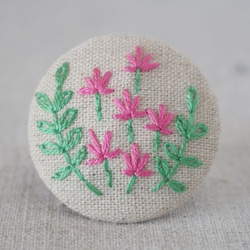 刺繍ブローチ（綿麻）　れんげ草 3枚目の画像