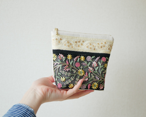 ❁人気No.1❁【No.21】インド刺繍リボンポーチ＊マチあり ポーチ Priya