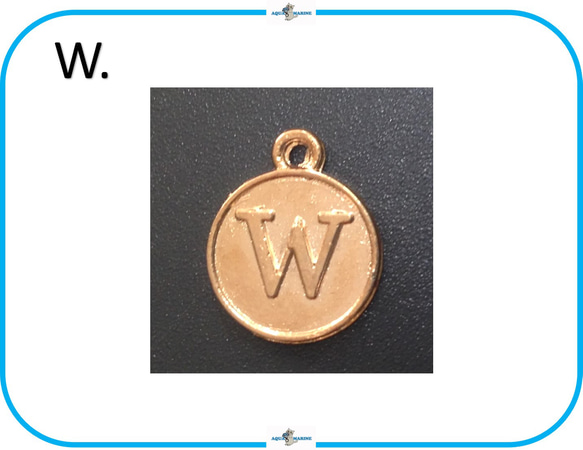 E259【W】アルファベット チャーム ゴールド メダル コイン 12mm ハンドメイド 材料 パーツ イニシャル 1枚目の画像