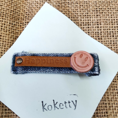 ［SALE］デニムリメイク  ヘアクリップ  革タグ デニムリメイク☆アフリカン&ネイティブアメリカン➳タグ✨革タグ