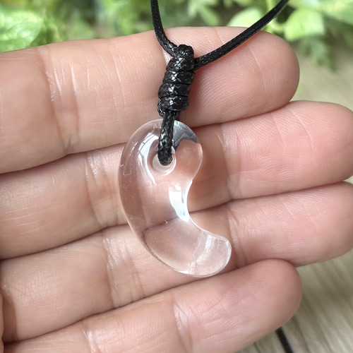 霊峰ヒマラヤからの贈り物/ヒマラヤ水晶勾玉/ 天然石 ストーン