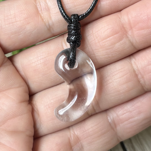 霊峰ヒマラヤからの贈り物/ヒマラヤ水晶勾玉/ 天然石 ストーン